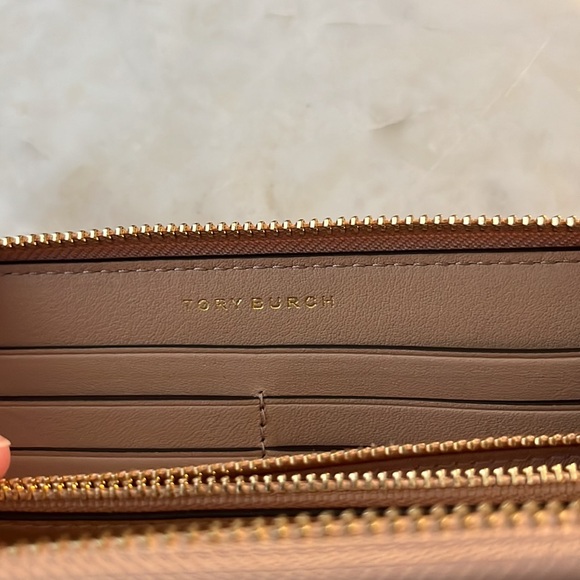 NWOT Tory Burch wallet - Picture 8 of 9